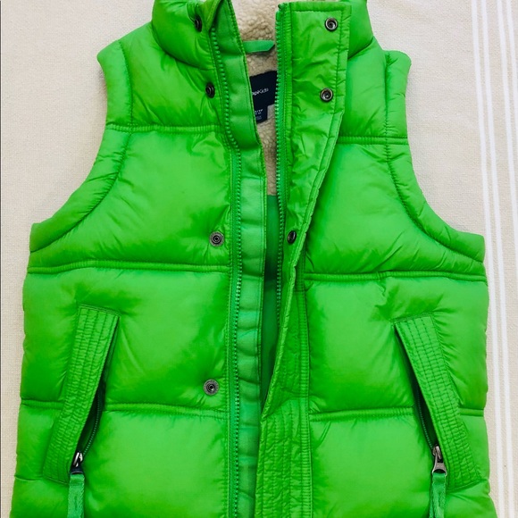 Boys (unisex) xs (4-5) gap lime bright green vest, worn only a couple times - Picture 1 of 6